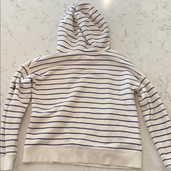 Woman’s Roxy Sweatshirt - Picture 3 of 4